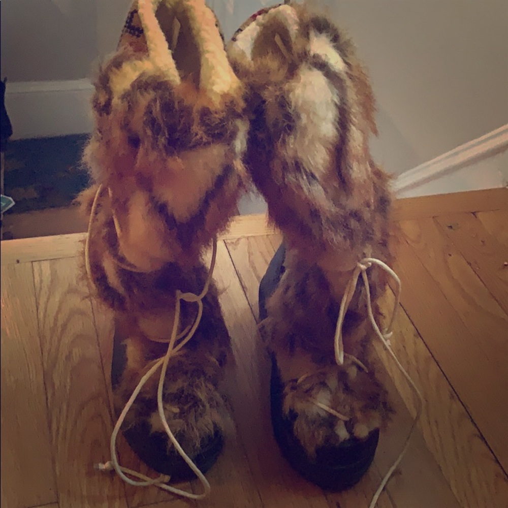 Cozy Winter boots! Used only once! basically new!